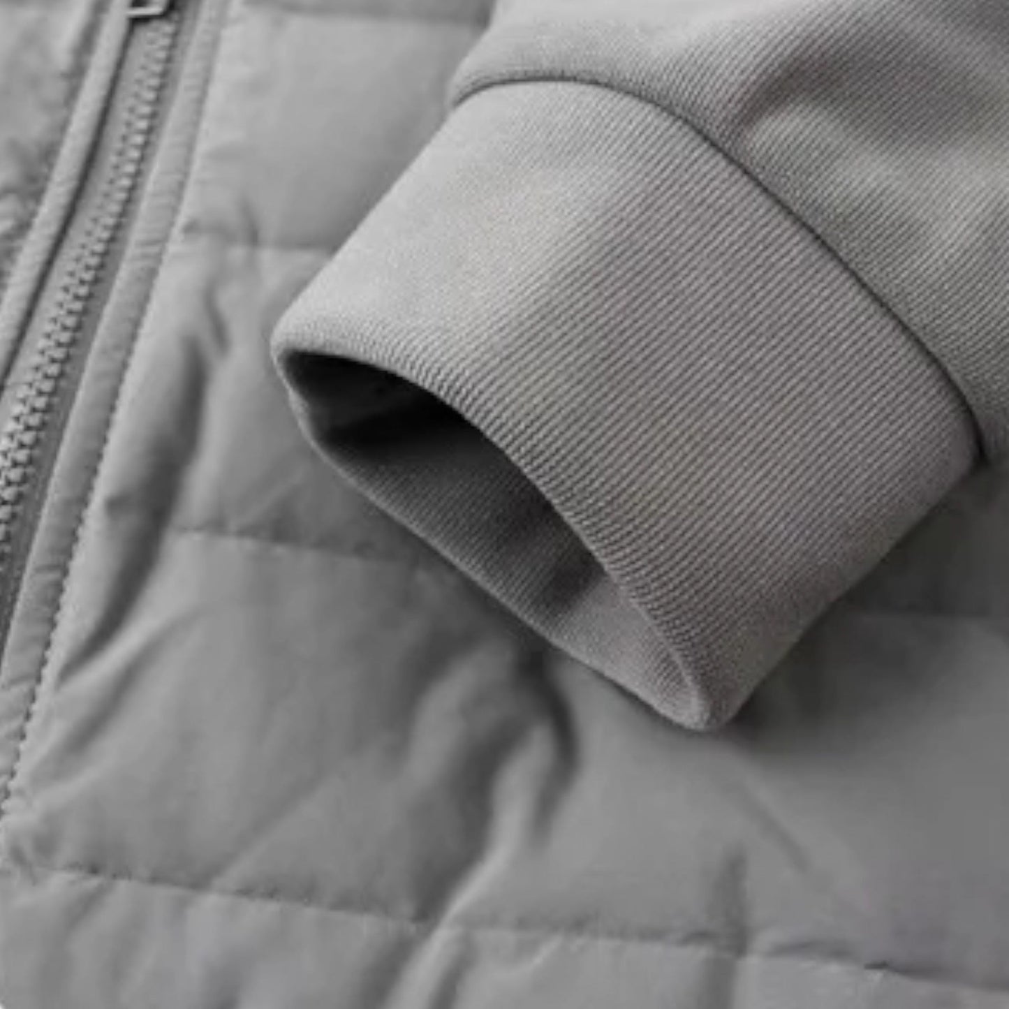 SwissFellas | Herren Kapuzen-Daunenjacke – Gespaltener Steppstil